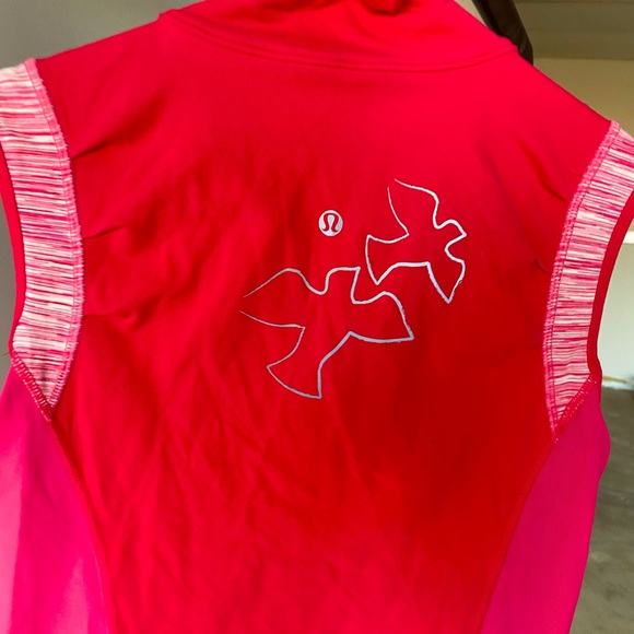 RARE Lululemon ATHLETIC VEST - Picture 3 of 3